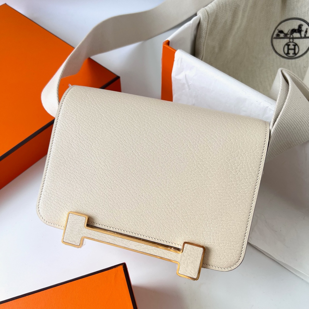 Hermes Geta Shoulder Bag In White Mysore Goatskin Leather